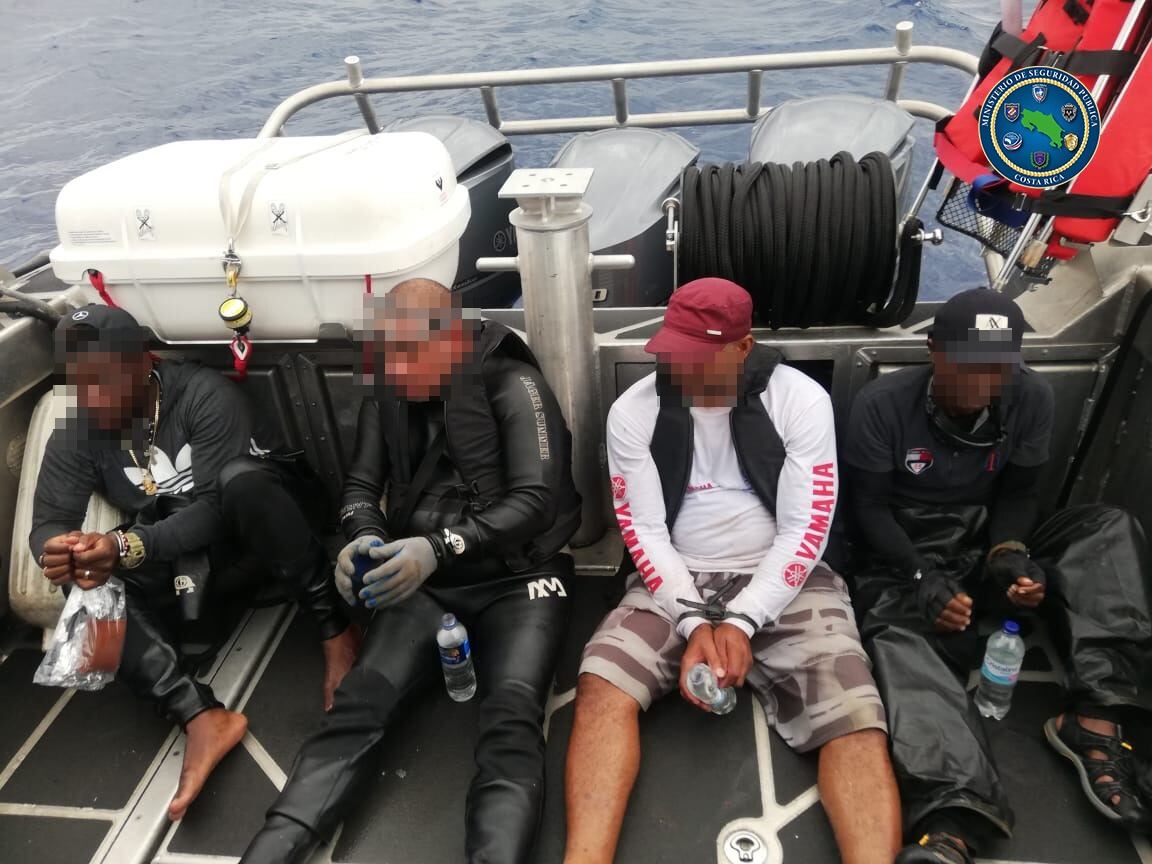 De los cuatro sujetos detenidos en mayo del 2021 en Limón con más de una tonelada de cocaína, ya tres descuentan 9 años de cárcel. Foto: MSP