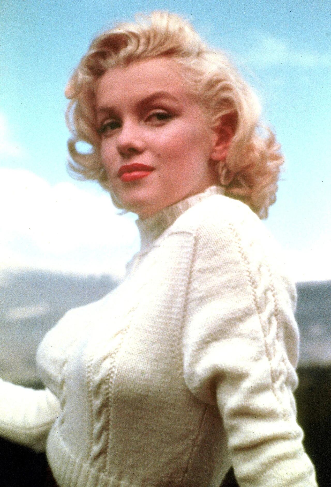 Fotografía de la actriz Marilyn Monroe en una edición de finales de 1953 de la revista Modern Screen.