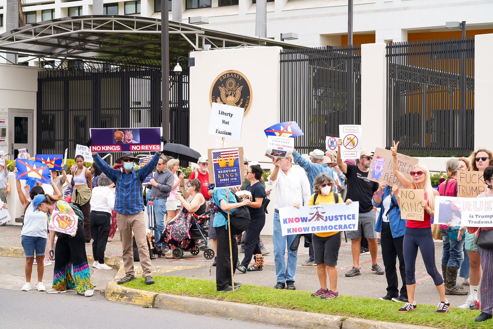 14/06/2025. Protesta contra el gobierno de Donald Trump. Embajada de Estados Unidos, Pavas. Fotografía: Lilly Arce.