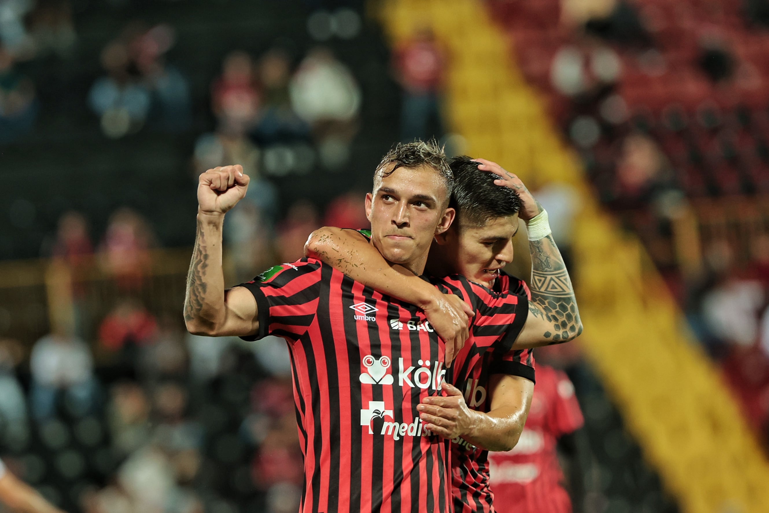 23/04/2026/ juego entre Liga Deportiva Alajuelense vs Puntarenas FC en el estadio Alejandro Morera Soto / foto John Durán