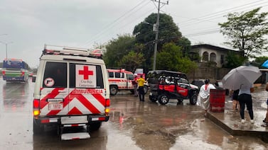 Hija de emprendedora relata devastación por inundaciones en Liberia: ‘Vi cuatro años de trabajo lavarse con el agua’