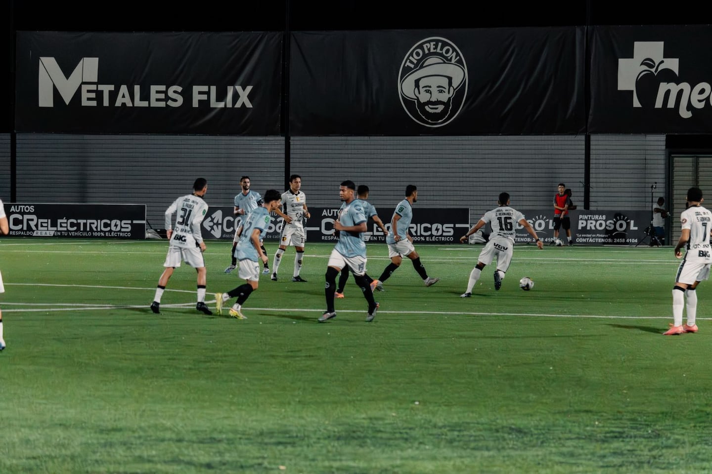 Analista arbitral critica retraso en Sporting vs. Liberia: ‘Ni en canchas abiertas se ven estas cosas’