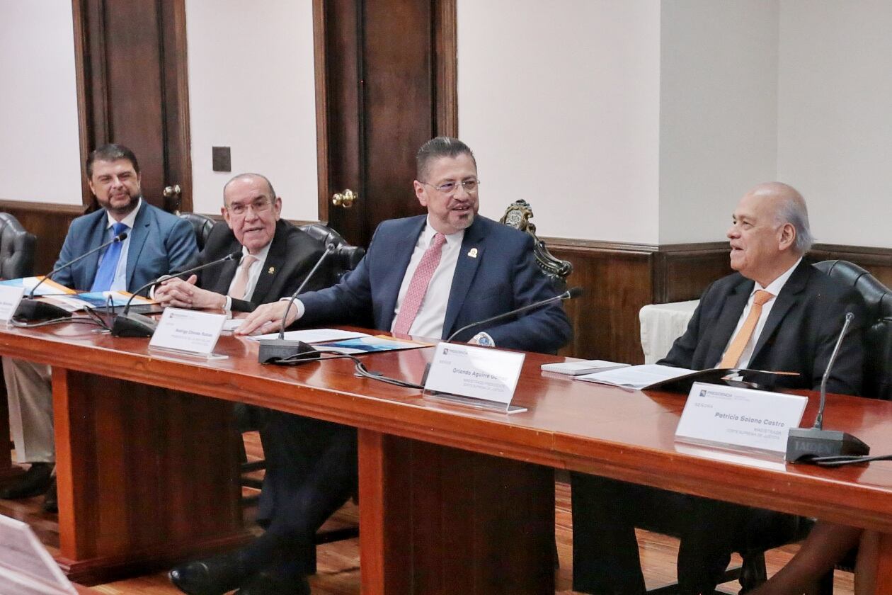 23/01/2023/ Reunión del presidente Rodrigo Chávez con los supremos poderes en Casa Presidencial / Foto John Durán