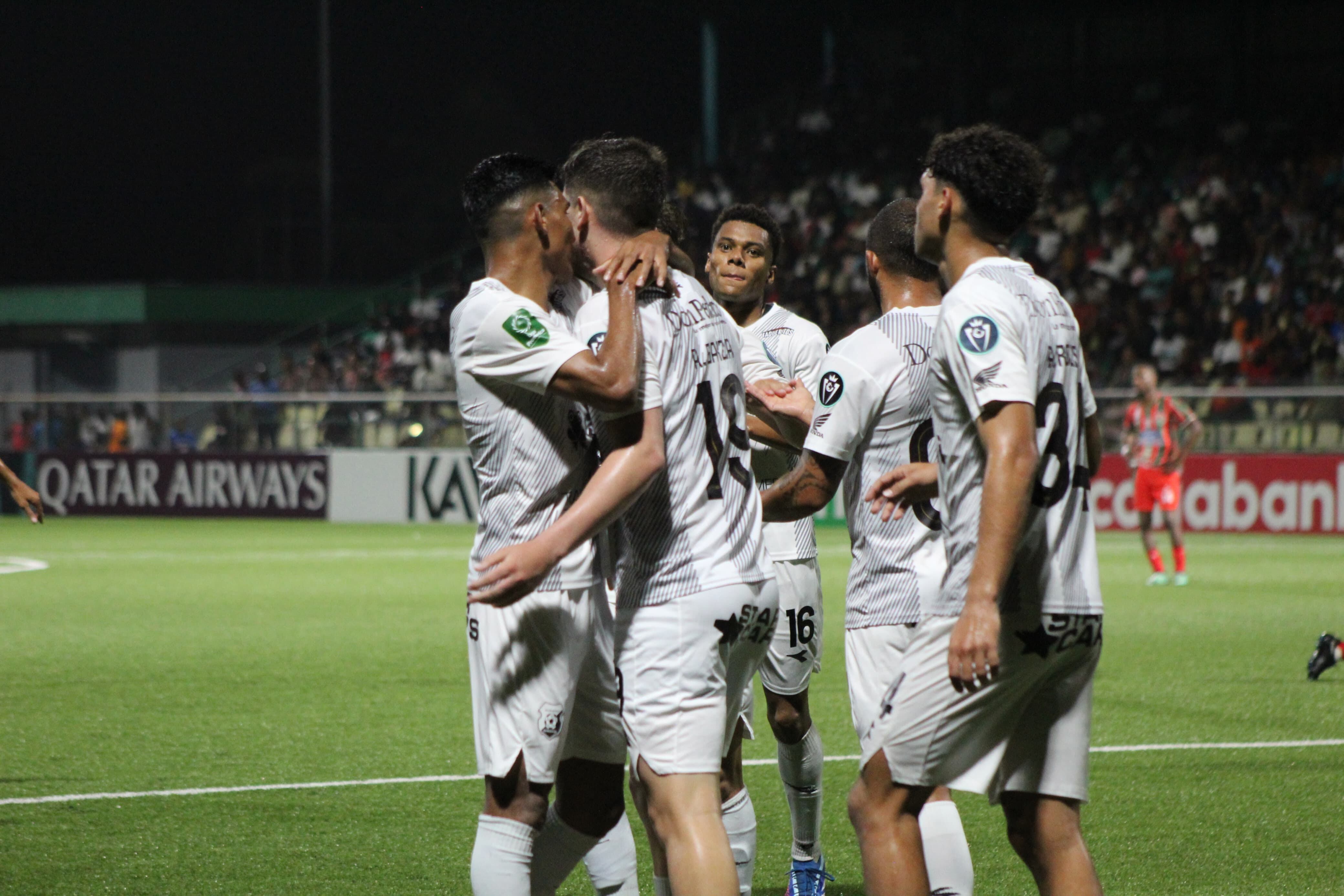 13/03/2024, Surinam, partido de vuelta de la COCACAF CHAMPIONS CUP entre el Robin Hood de Surinam y el Club Sport Herediano de Costa Rica.