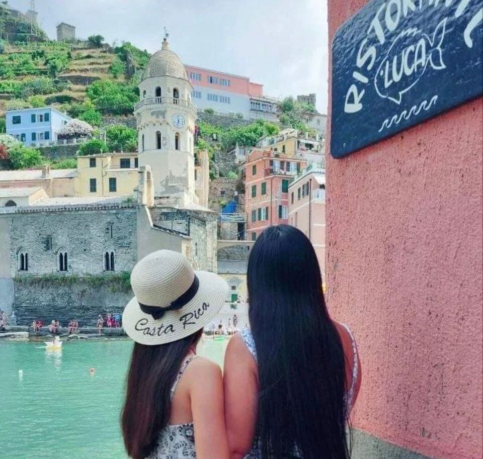 Revista Hola es Lola. Material exclusivo de LN.