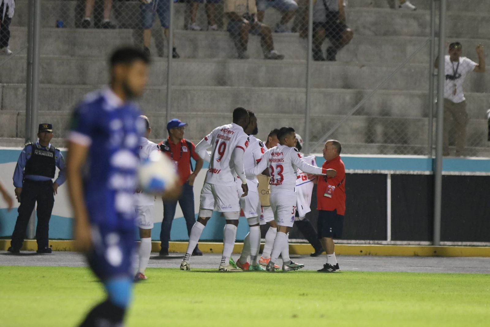 Olimpia aprovechó una buena corrida de Jorge Benguché para abrir el marcador en el "Chelato" Uclés.