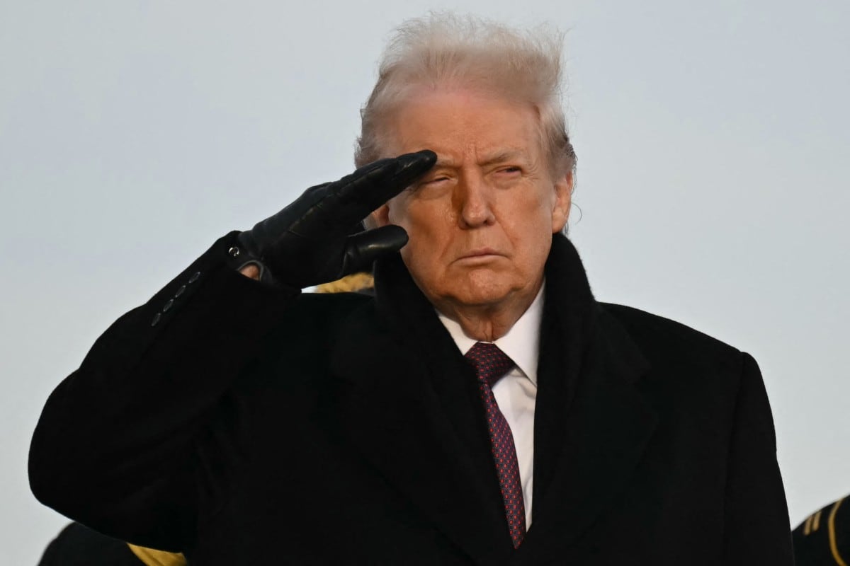 Donald Trump recibe los restos de dos militares muertos en sus funciones en Siria, este 17 de diciembre.