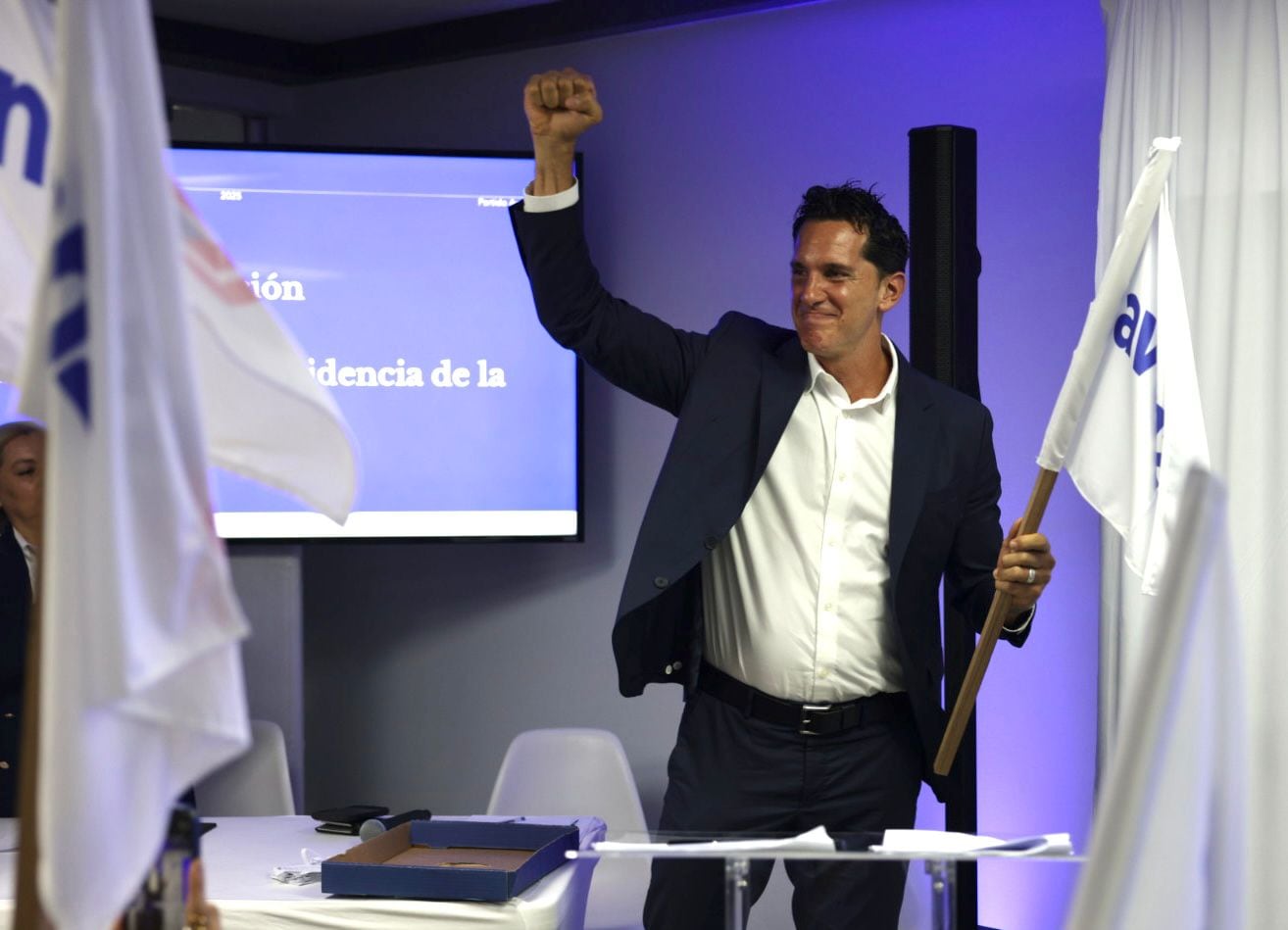 José Aguilar celebró ante los asambleístas del Partido Avanza la ratificación de su candidatura.