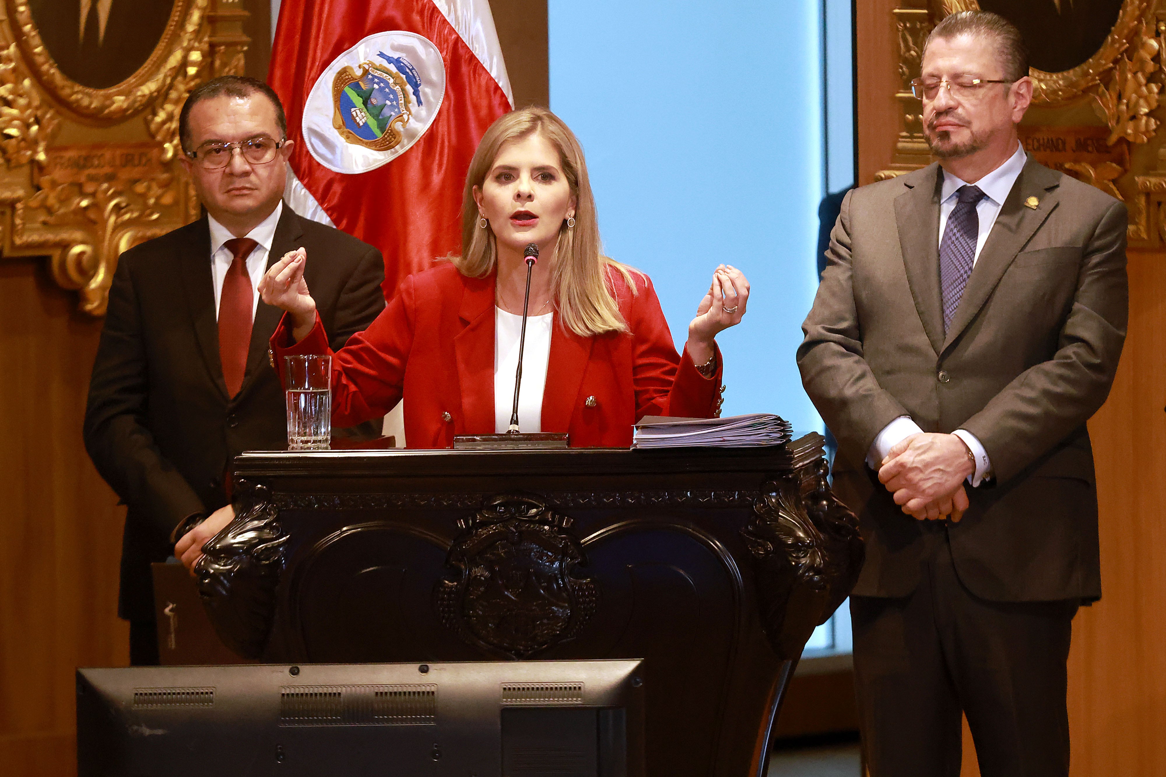 Así justifica Laura Fernández comentarios de su ministro Rodrigo Chaves sobre dictadura y cierre del Poder Judicial | La Nación