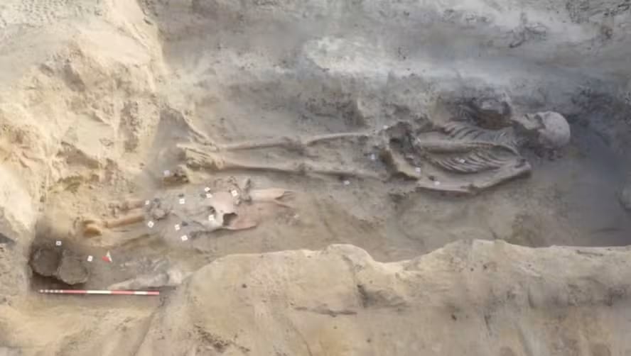 Tres tumbas sin saquear, fechadas en el siglo X, aportan nuevas pistas sobre la organización militar y social de los magiares en Europa Central.