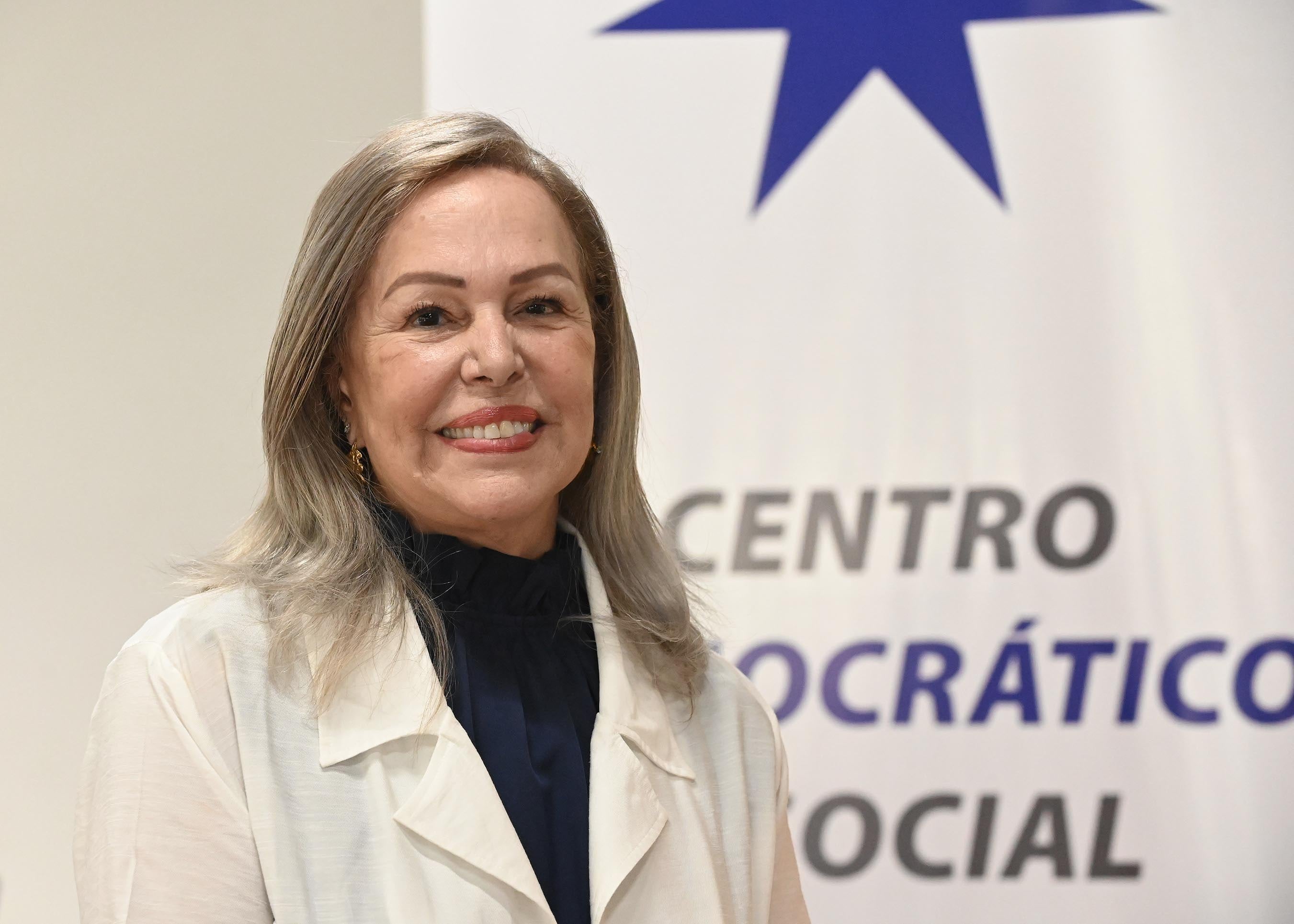 21 de setiembre del 2025. Colegio de Ingernieros Agrónomos, Moravia, San José. 11:00 hrs. El partido Centro Democrático Social realizó una asamblea en la cual fueron electos los puestos de presidente y diputados del primer y segundo lugar de San José. Como candidata a la presidencia de la República para el período 2026-2030 fue electa Ana Virginia Calzada y como candidatos a diputados Emilio Arias (primer lugar San José) y Carla Salguero (segundo lugar). En la foto: Carla Salguero Moya. Foto: Albert Marín