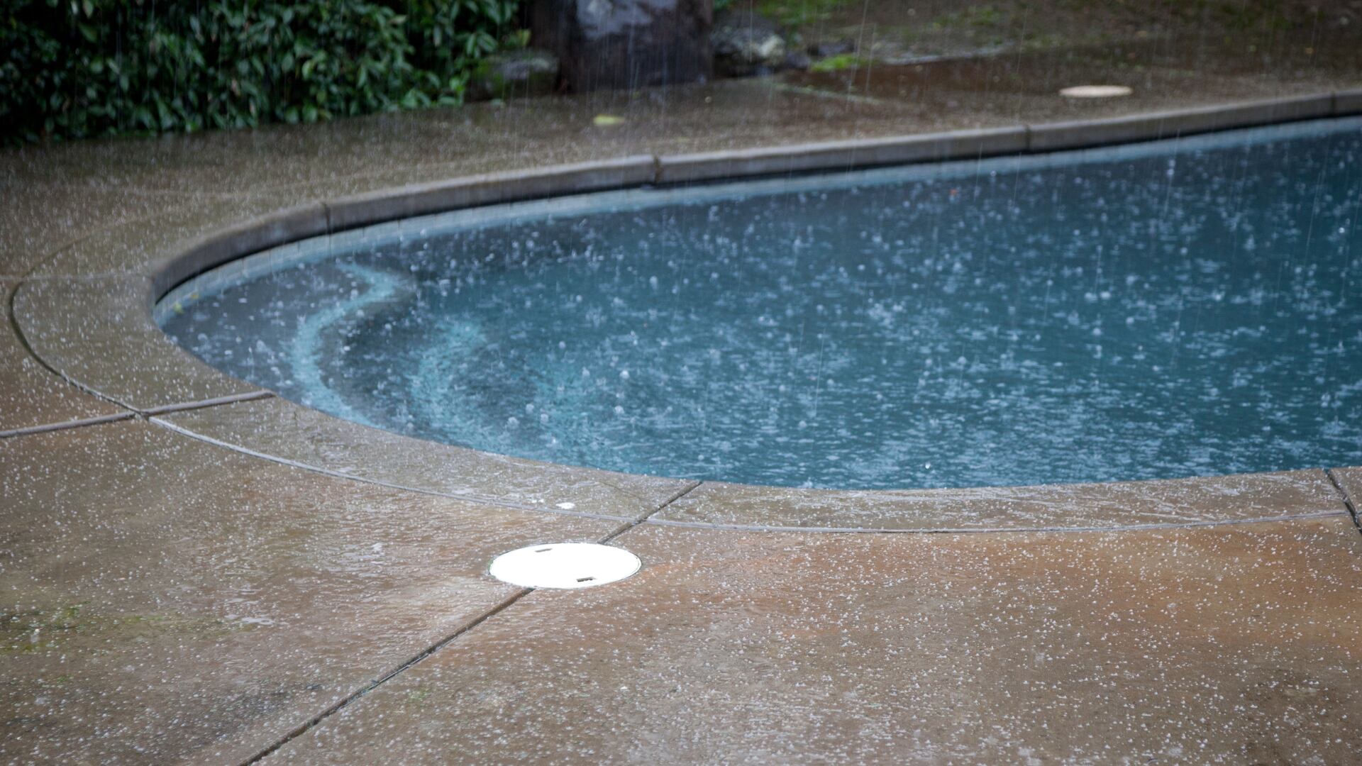 El IMN pronostica lluvias en zonas montañosas y calor en el Pacífico para el sábado 5 de julio, inicio de vacaciones escolares.