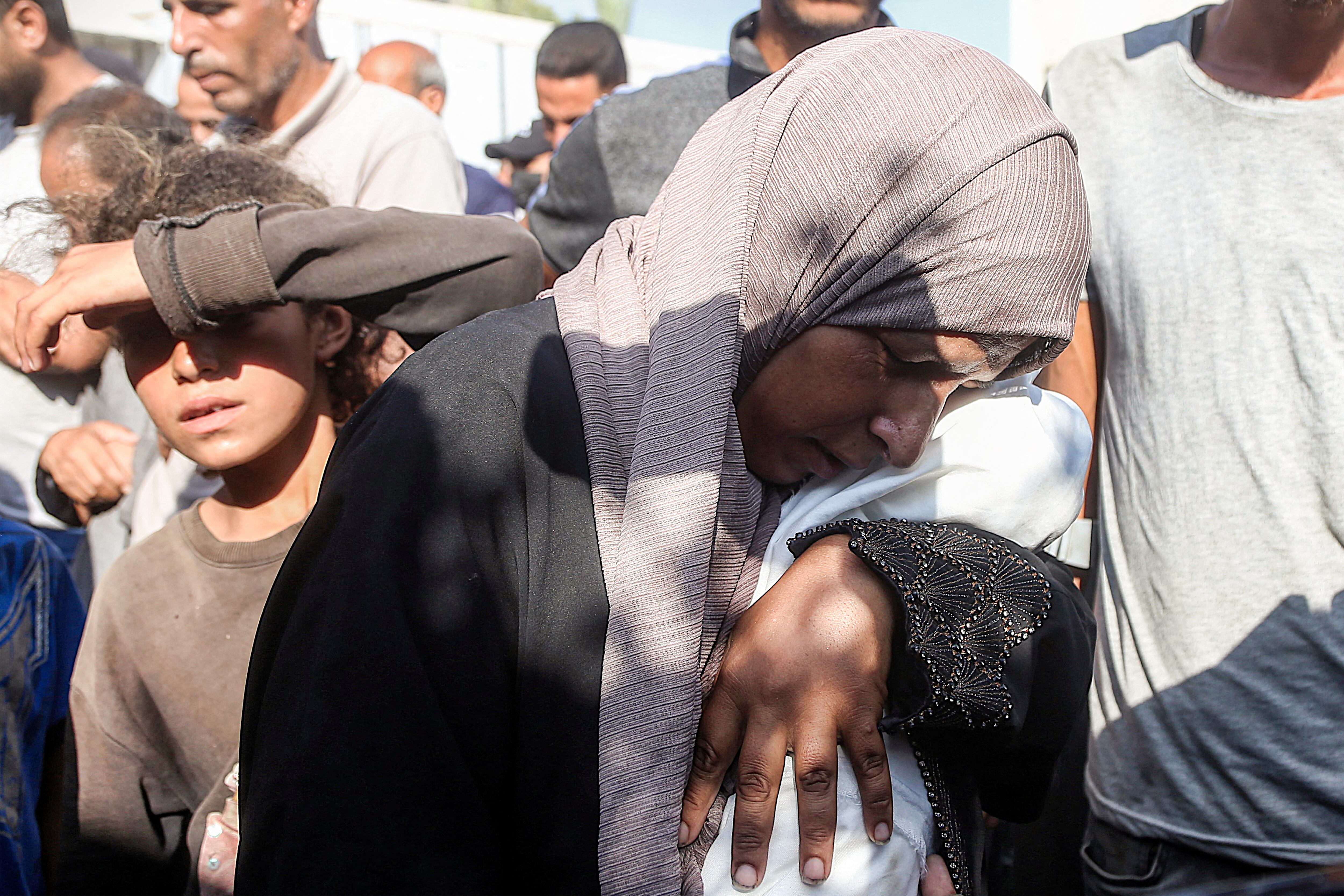 Niños mueren en Gaza.