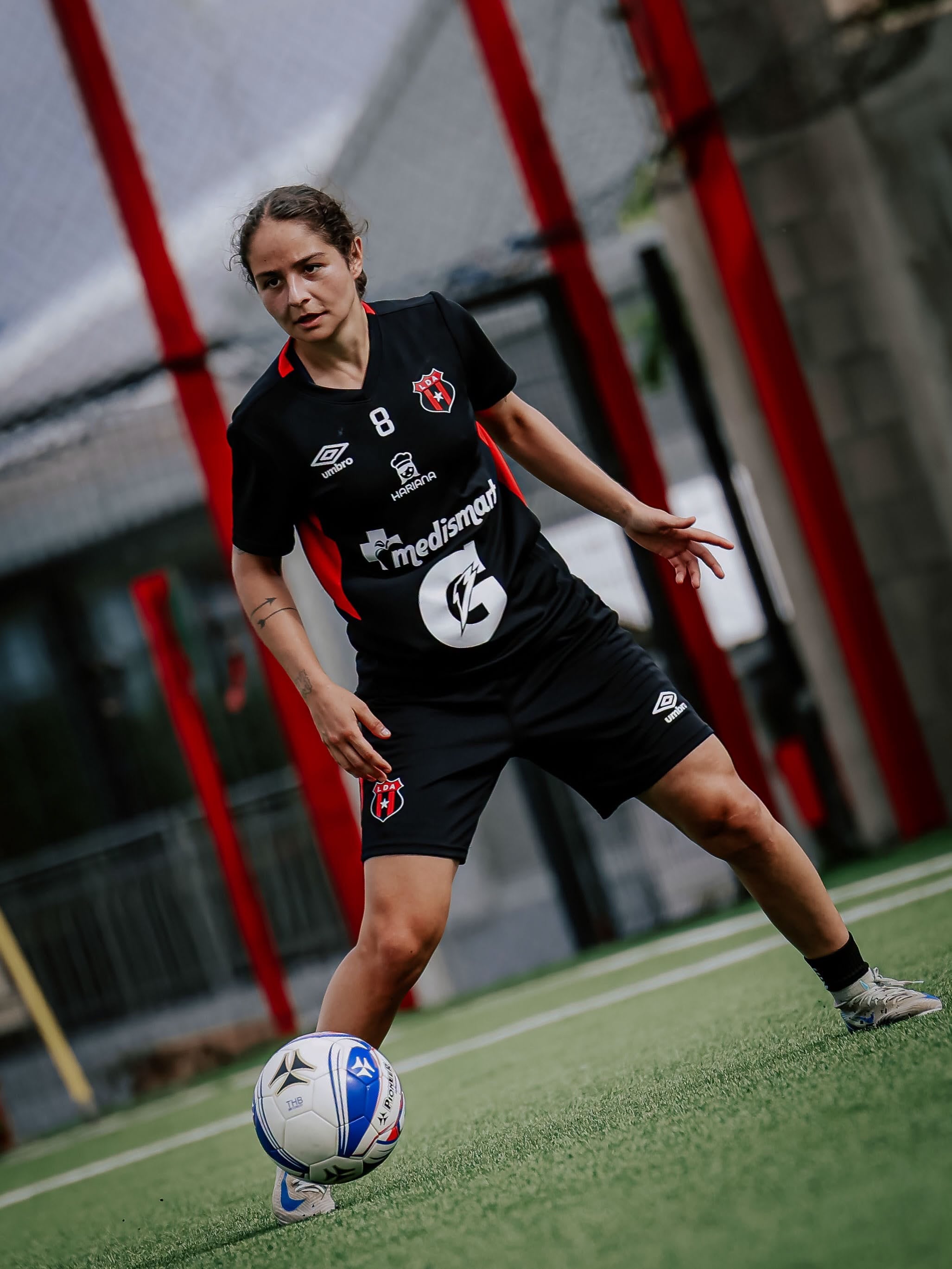 Emily Flores es una de las nuevas futbolistas de Liga Deportiva Alajuelense.