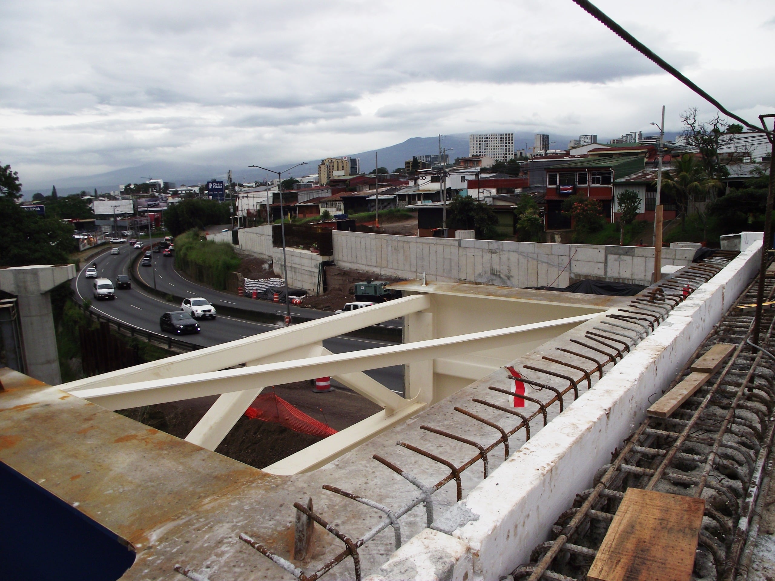 El MOPT anunció que habrá tránsito regulado y cierres por Circunvalación en Hatillo por trabajos en el paso elevado.