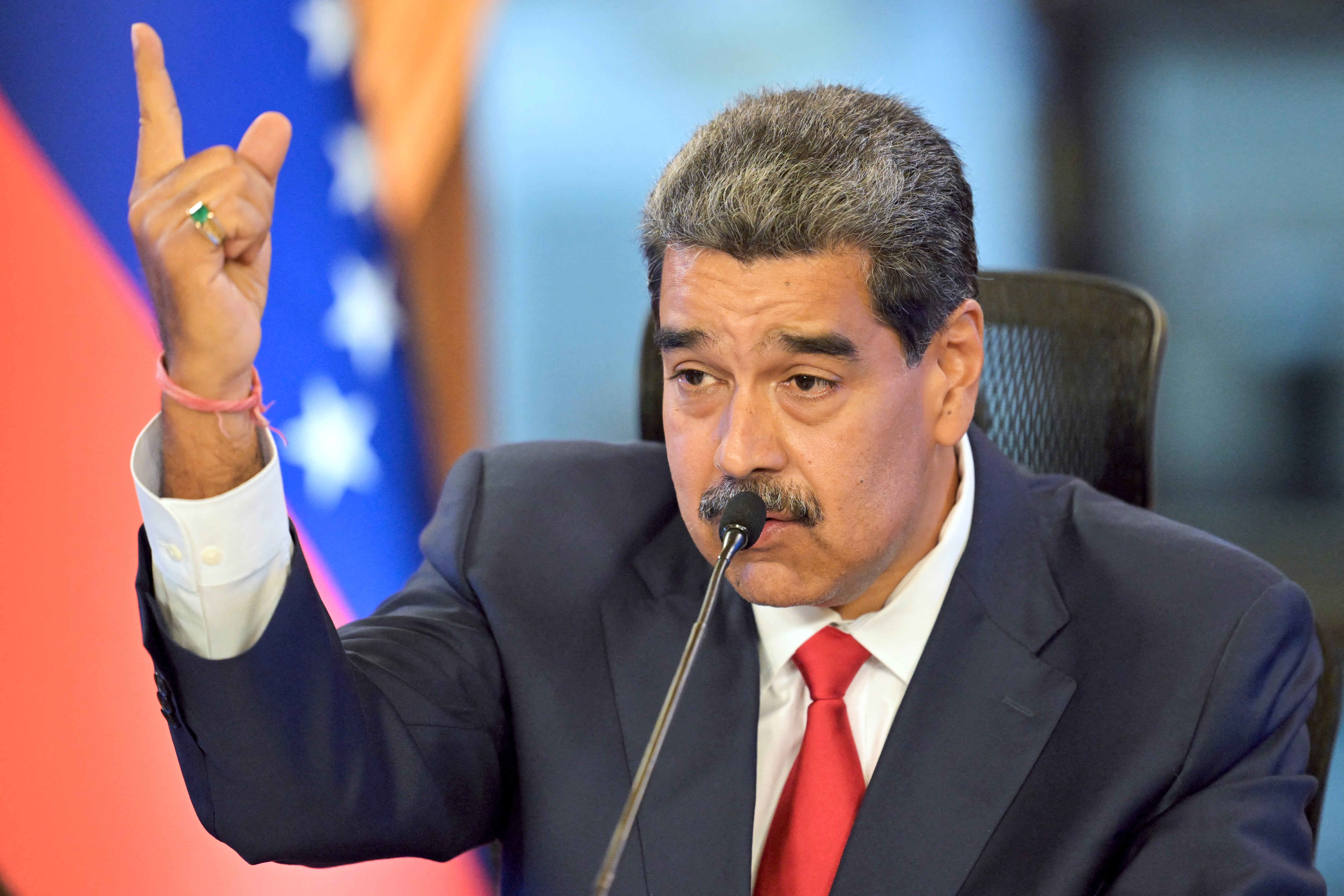 Nicolás Maduro brindó una conferencia de prensa este viernes desde Miraflores. El dictador asegura que ganó las elecciones pero no presenta las actas oficiales que demuestren los resultados. Foto: AFP