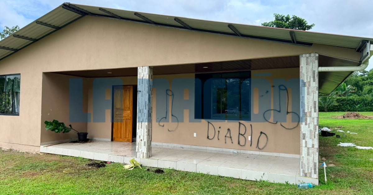 Desconocidos vandalizaron la vivienda donde el viernes capturaron a Alejandro Arias Monge, alias Diablo, en San Bernardino de Horquetas, Sarapiquí.