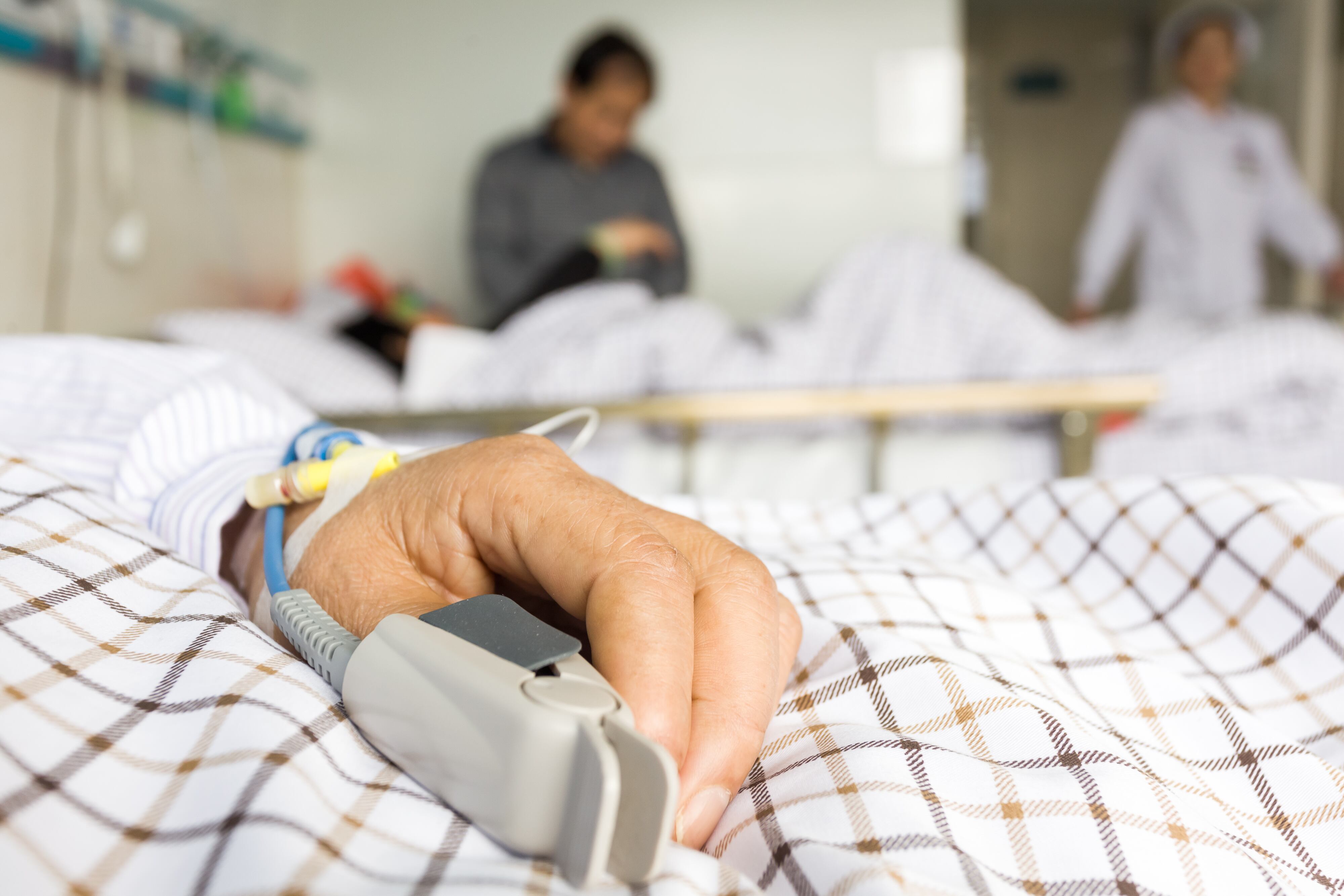 Imagen ilustrativa de cuido de paciente termina