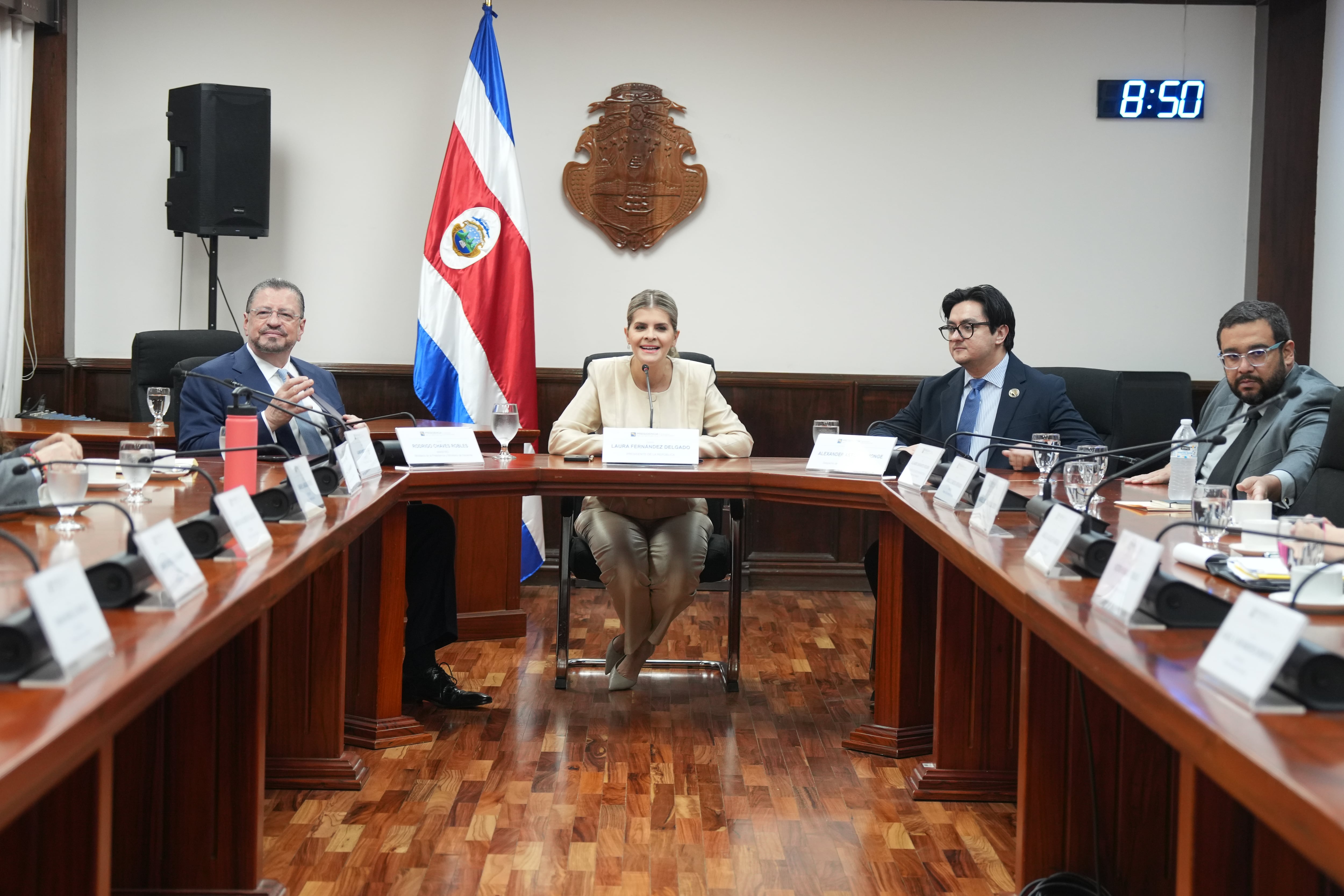 Reunión de Laura Fernández con fracción del PLN
