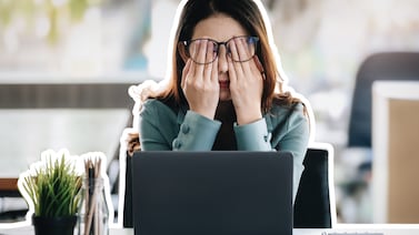 ‘Ya no quiero venir a trabajar’: la frase que, según la psicóloga Fernanda Gámez, delata el síndrome de ‘burnout’