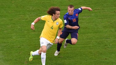 Exmundialista brasileño David Luiz es acusado de amenazas y relación extramarital