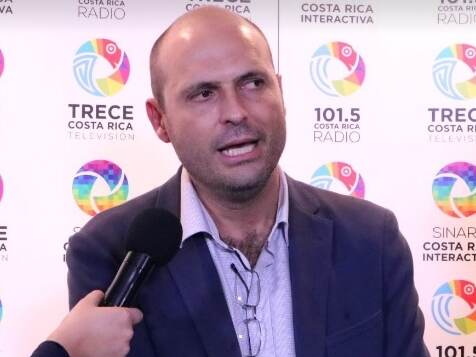 Pablo Cárdenas funge desde el 8 de mayo como director de Comunicación de Casa Presidencial. Foto tomada del Facebook de Trece Costa Rica Televisión