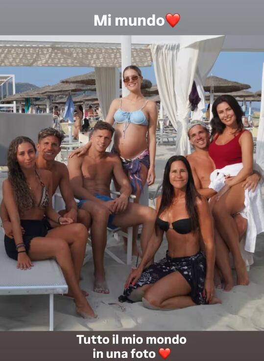 El tierno posteo de Giovanni con sus hermanos, sus respectivas parejas y su madre, Carolina Baldini.