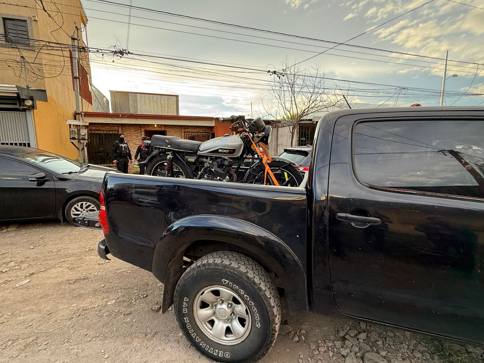 OIJ realizó cinco allanamientos en La Guácima de Alajuela.