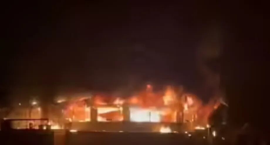 Varios turistas figuran entre las víctimas del incendio. (Captura de tomada de videos en redes)