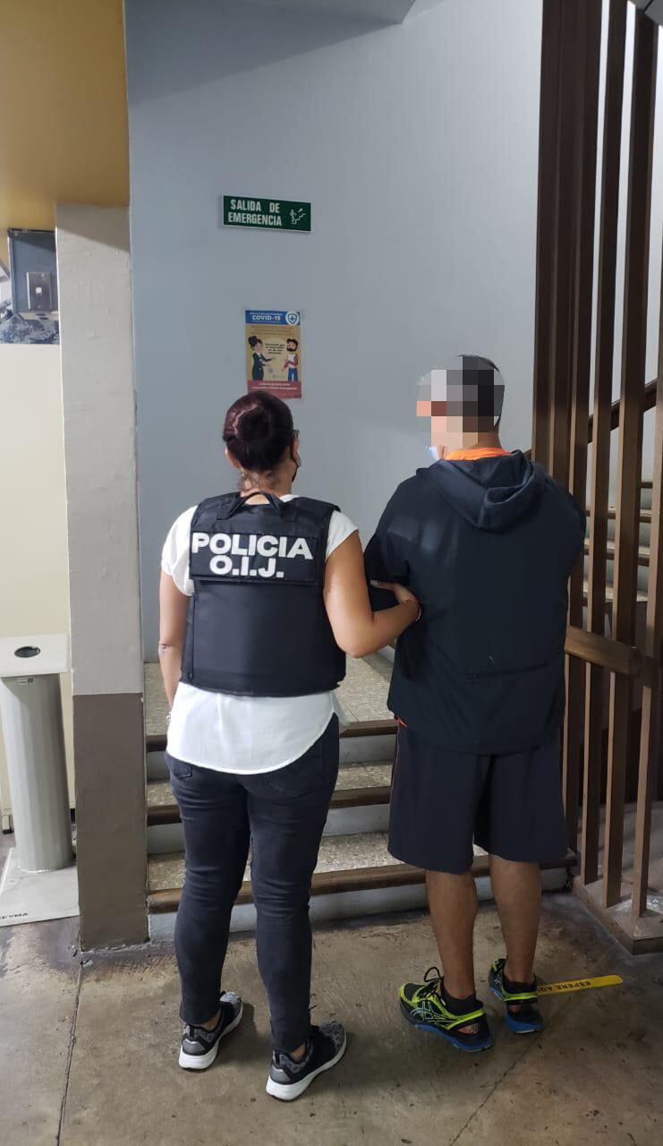 Torres, de 55 años, salía de un gimnasio en Santa Ana, cuando fue detenido por la Policía Judicial. Foto: Cortesía OIJ.