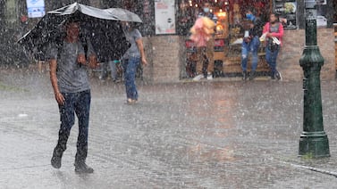 Vientos de hasta 100 km/h y lluvias impactarán Costa Rica este domingo: vea el pronóstico por zonas