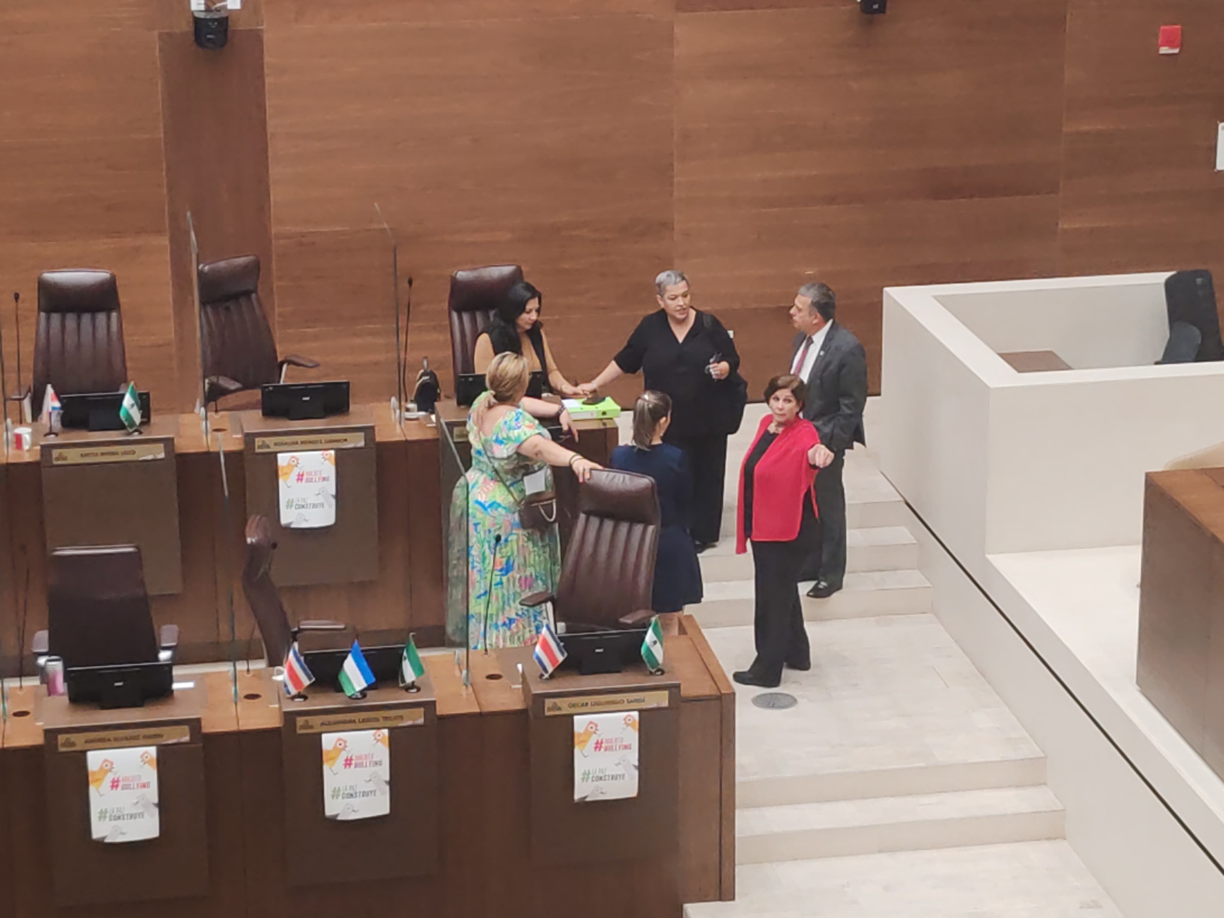 PLN y Pilar Cisneros eurobonos