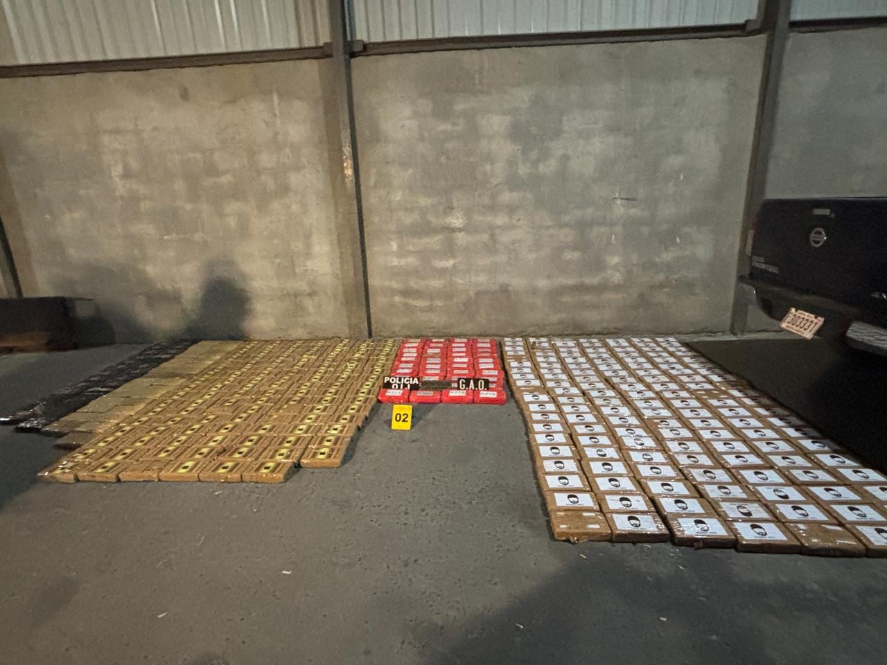 Cargamento de 370 kilos decomisados en doble forro de un camión en Liberia, Guanacaste.