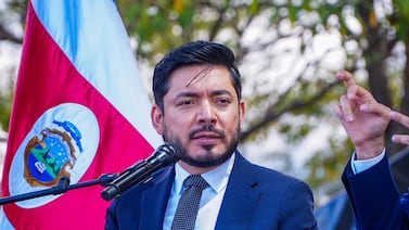 Ministro de Educación clama por desterrar la violencia de las aulas: ‘Esa batalla se libra todos los días’