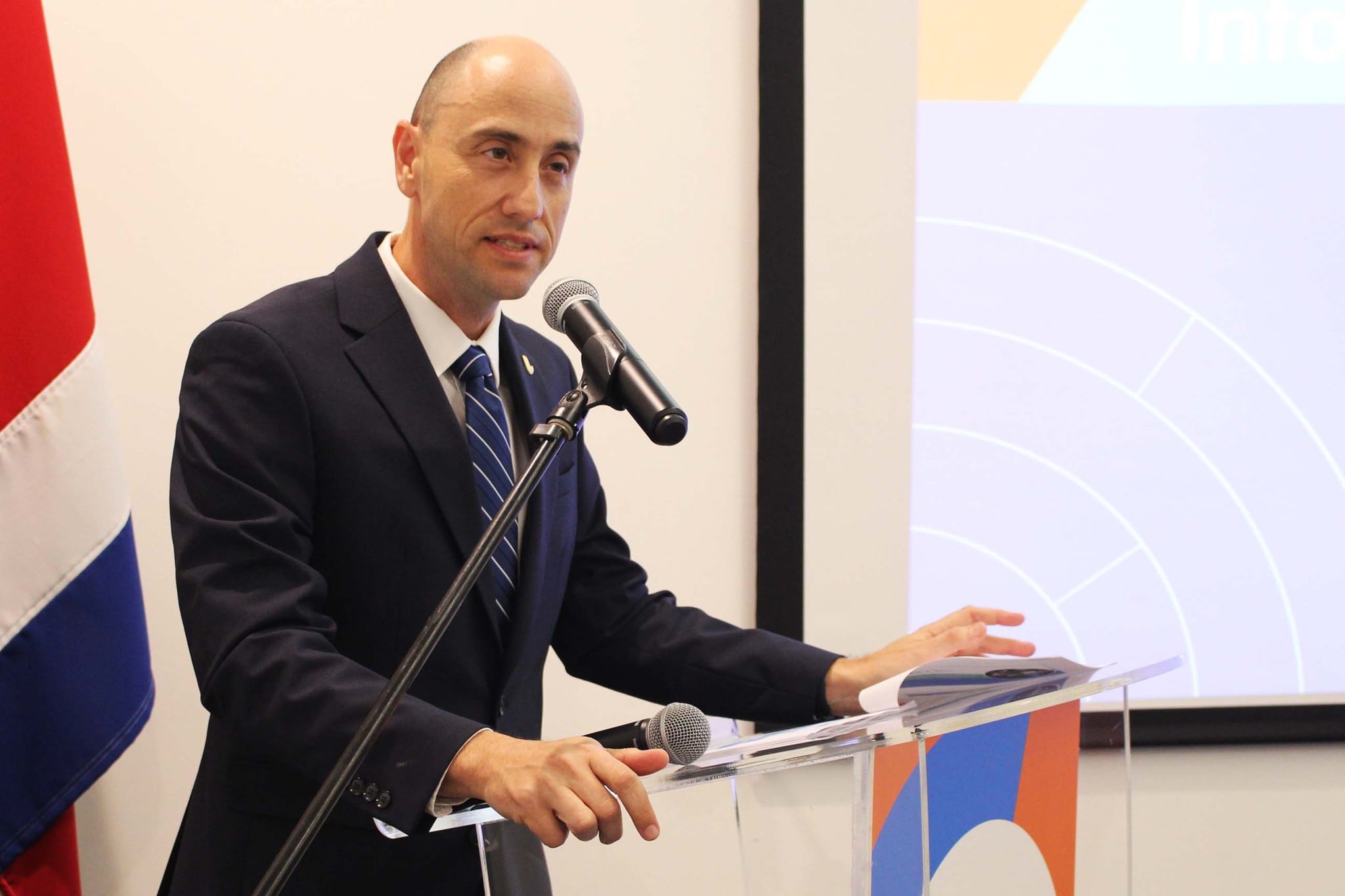 Arturo Rosabal, presidente de la Cámara de Comercio.