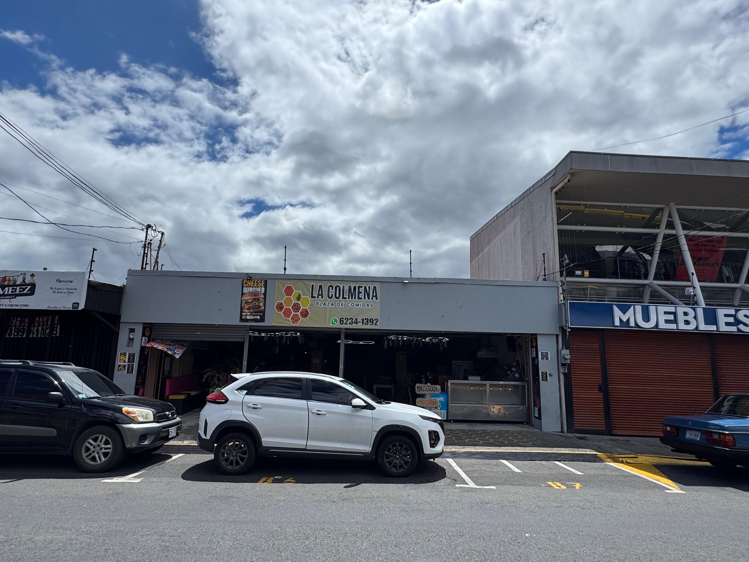 Hace un año, en este sitio operaba el bar Dude's, donde dos primos fueron enterrados en una fosa en el sótano.