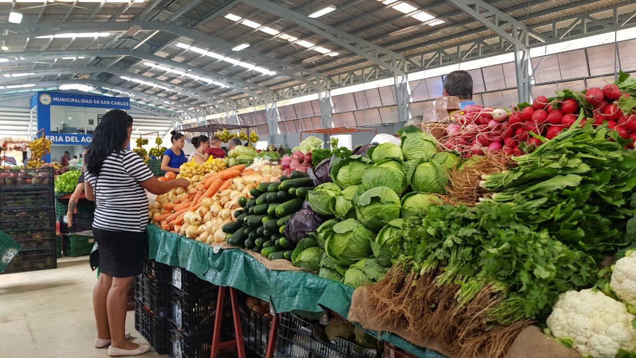 De acuerdo a los datos más recientes de la Junta Nacional de Ferias del Agricultor (JNF), en el país se hacen casi 100 ferias del agricultor los fines de semana