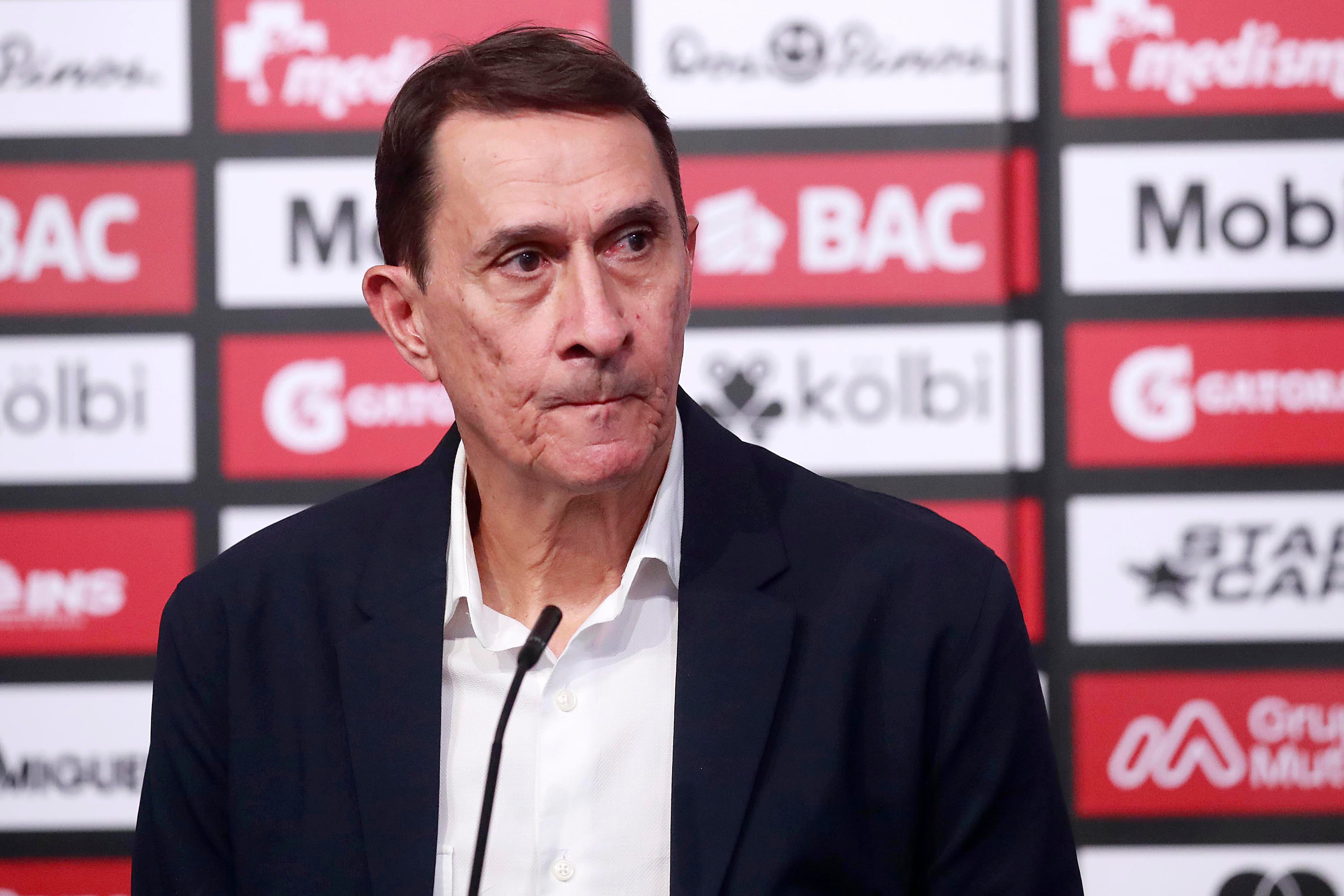 12/03/2024 Turrucares. Este martes fue presentado Alexandre Borges Guimaraes como nuevo director técnico de Liga Deportiva Alajuelense, en las instalaciones del Centro de Alto Rendimiento (CAR). A Guima lo acompañarán dos brasileños y Bryan Ruiz, quienes fueron presentados por el gerente deportivo, Javier Santamaría. Foto: Rafael Pacheco Granados