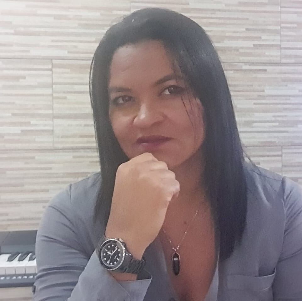 Lauren Gordon, criminóloga, dice que regiones como Parrita y Nosara, que antes eran pacíficas, muestran un aumento de homicidios por el desplazamiento de bandas organizadas. Foto: Cortesía.