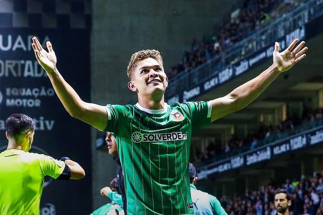 Brandon Aguilera recibió un reconocimiento por su buen papel.