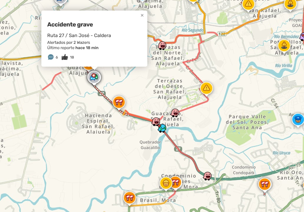 En la aplicación de navegación Waze se muestra el alto congestionamiento vial producto de la colisión múltiple en la ruta 27, a la altura de La Guácima, en Alajuela.