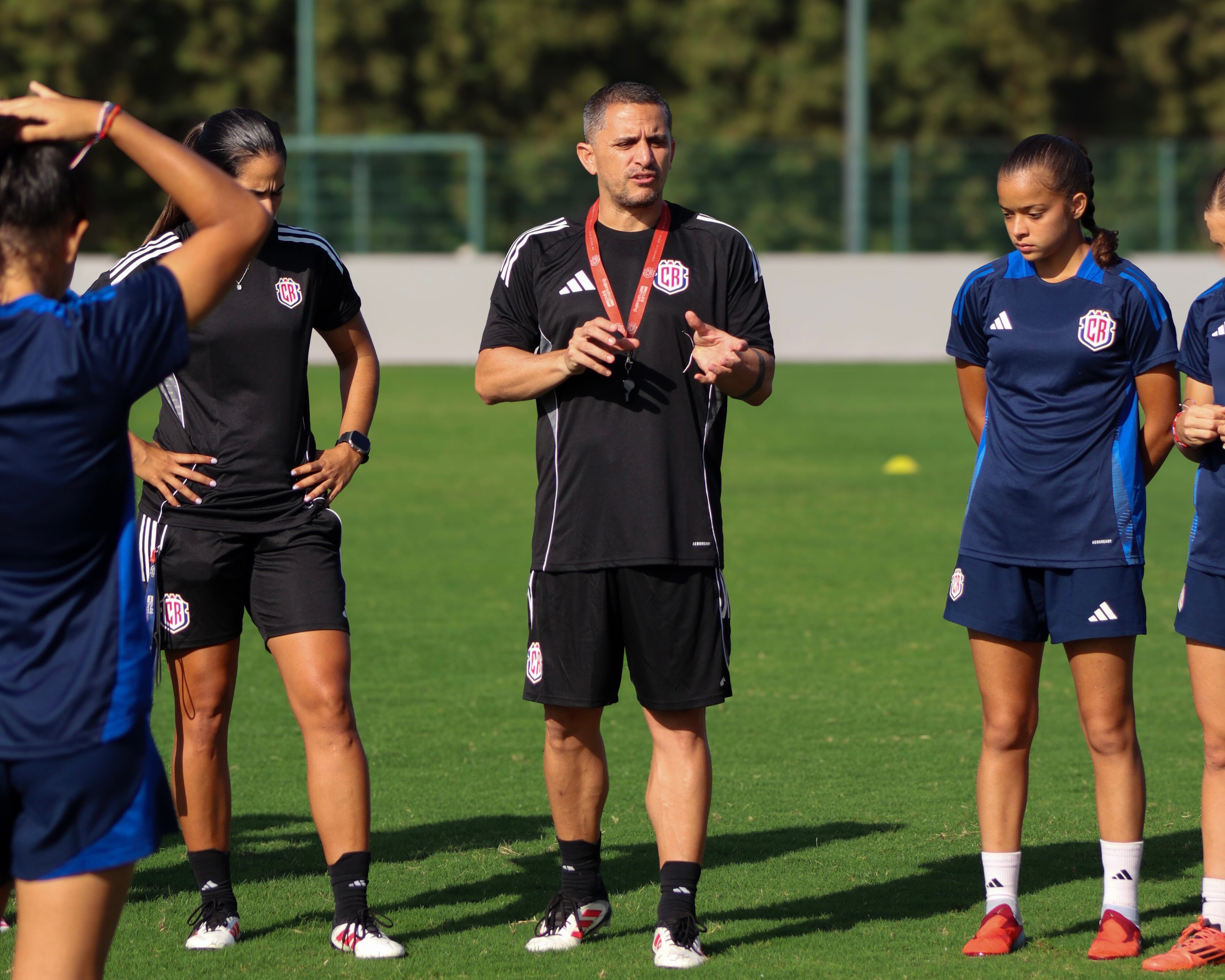 Édgar Rodríguez se estrenará como técnico mundialista este sábado. Él dirige a la Selección Femenina Sub-17 de Costa Rica.