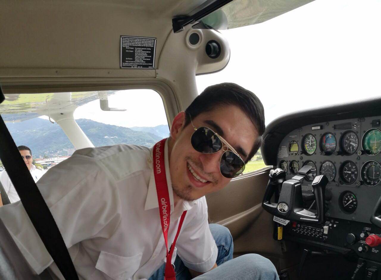 El joven José Alberto Arroyo era un gran apasionado por la vida y por la aviación. Cortesía de la familia Arroyo Guillén.