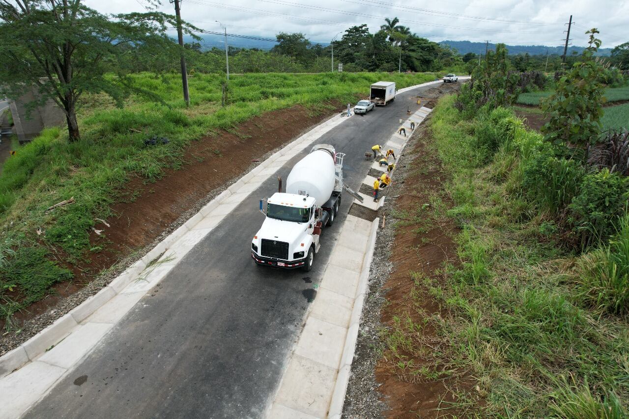 La estructura de 300 metros busca eliminar accesos ilegales y mejorar el tránsito entre Pital y Muelle.