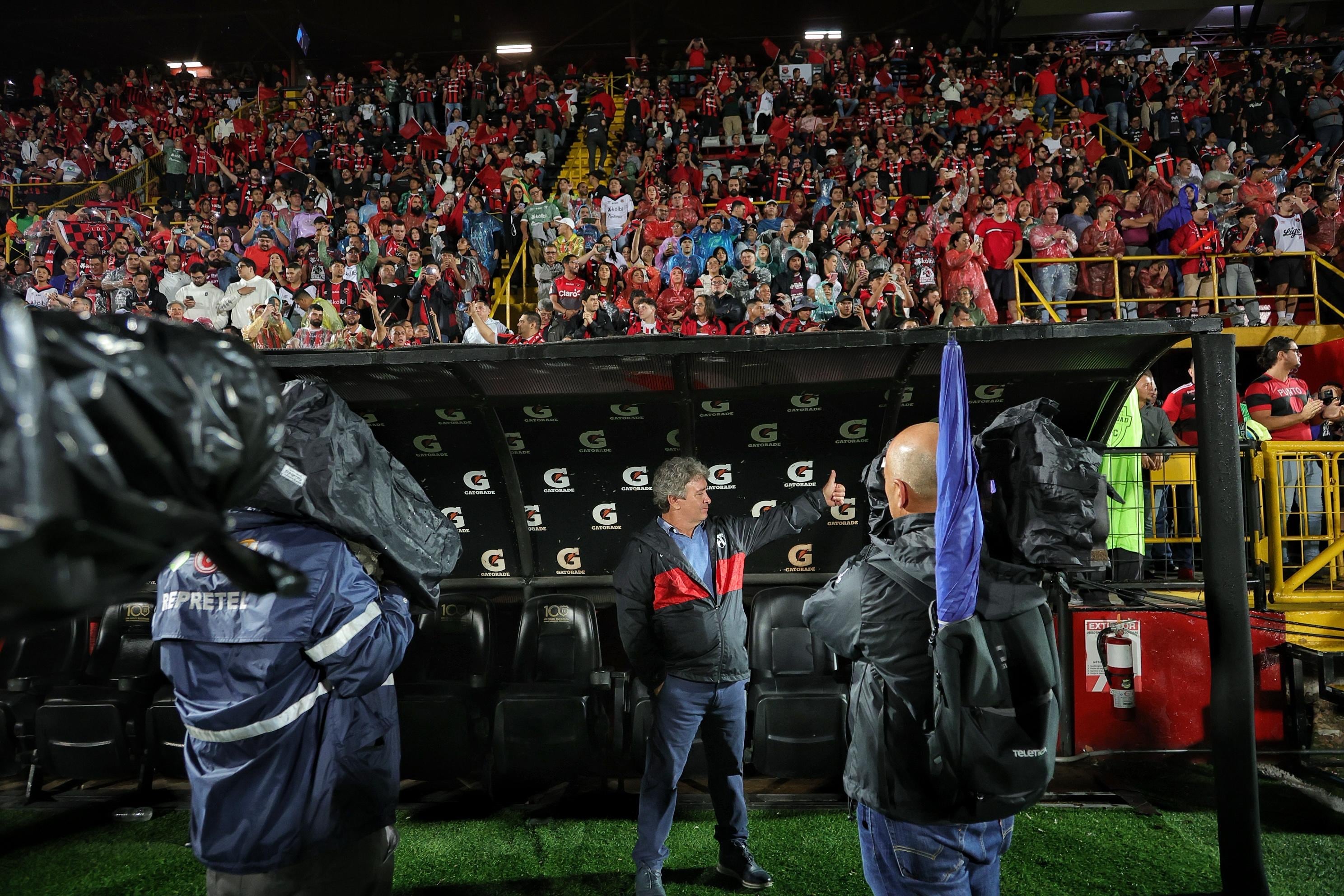21/04/2025, Alajuela, Estadio Alejandro Morera Soto, partido de la jornada 19 del torneo de clausura 2025, entre Liga Deportiva Alajuelense y el Deportivo Saprissa.