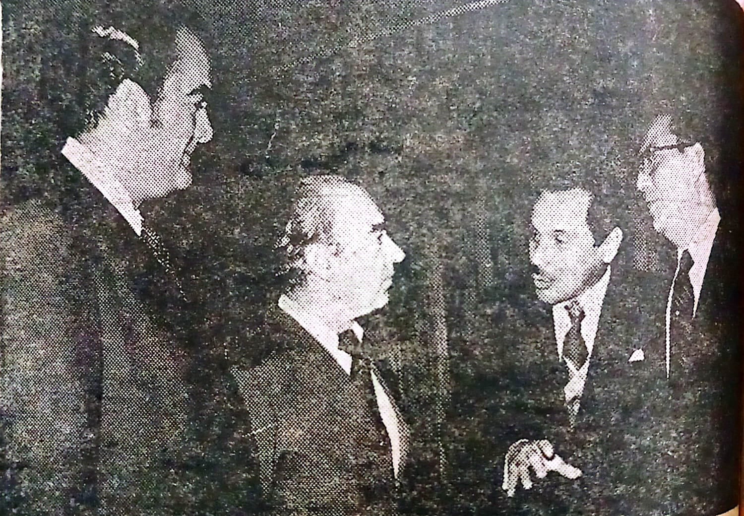 En la imagen aparecen Ramón Aguilar, empresario de la capital, Gilberto, presidente de la Asociación Nacional de Exportadores de Café de Colombia, Álvaro Jiménez, director de la Oficina del Café, y J. Antonio Rodríguez, presidente de la Cámara Nacional de Exportadores de Café de Costa Rica.