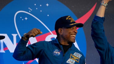 Victor Glover, piloto del Artemis II advierte que el planeta es ‘un oasis en medio de la nada’