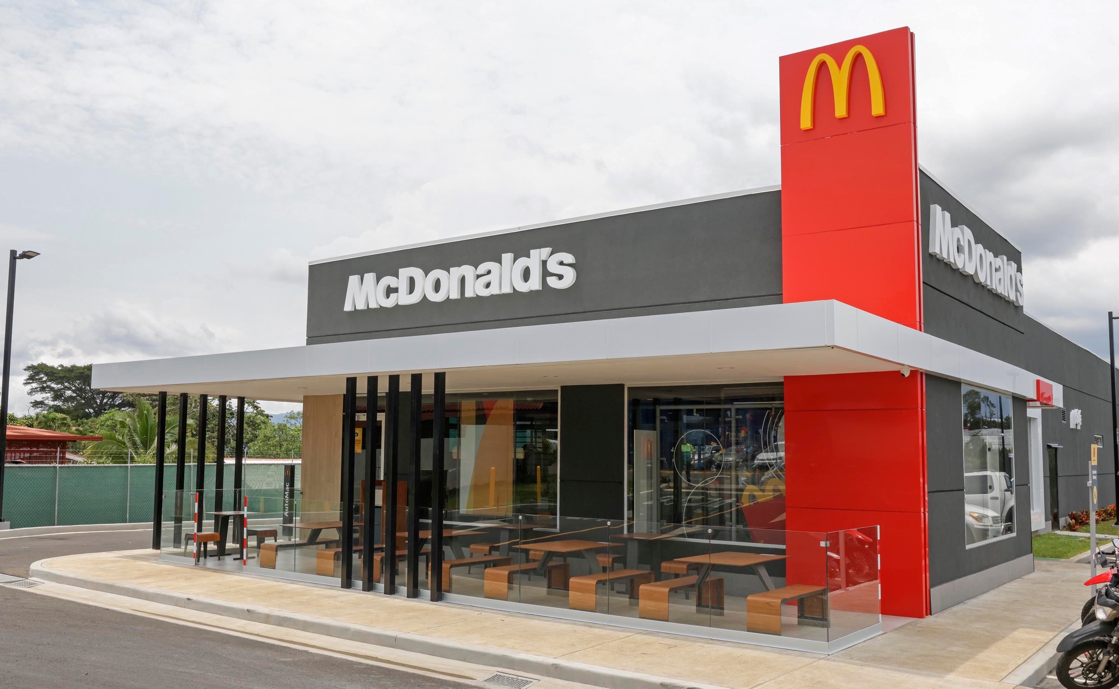 McDonald's inaugura nuevo local en Grecia, Alajuela