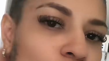 Escondida debajo de la cama: Tiktoker relató cómo sobrevivió al atentado donde murió su pareja en Quepos