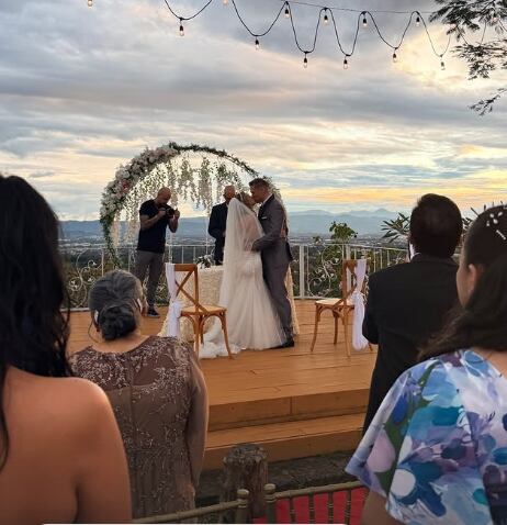 Jessica López compartió en redes sociales sus votos, afirmando que el matrimonio es "el inicio de empezar a trazar ese camino y esa vida que queremos juntos de la mano de Dios".